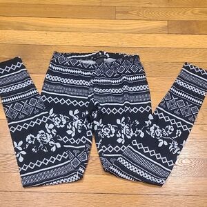 Black And White Pattern Leggings- Womens Small